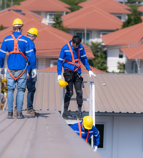 Roofing crew conducting roof safety inspection – Dallas Roofings