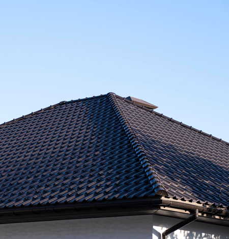 Newly installed tile roofing on home – Dallas Roofings